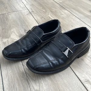 Smart Fit Boys Black Dress Shoes Size 2.5